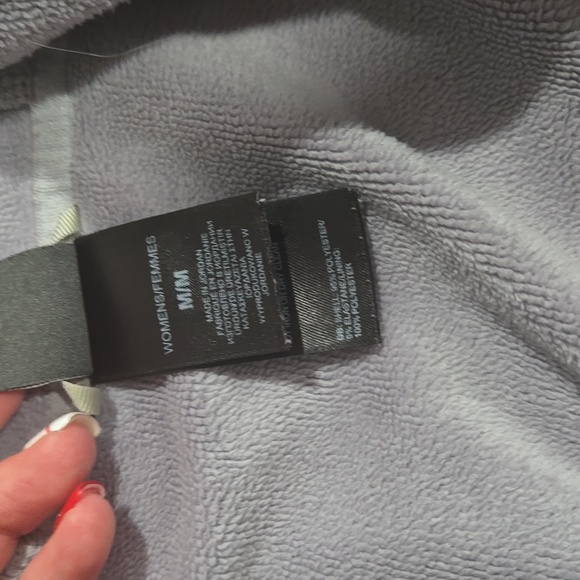 The North Face Sweater - Picture 2 of 3